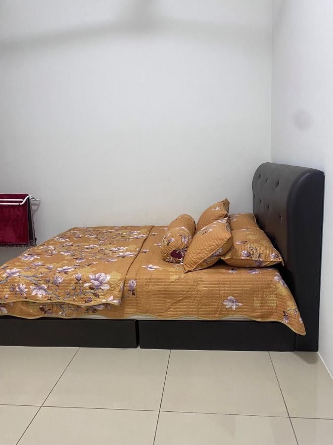 Klia Redza Homestay Kota Warisan Malay Only Sepang Luaran gambar
